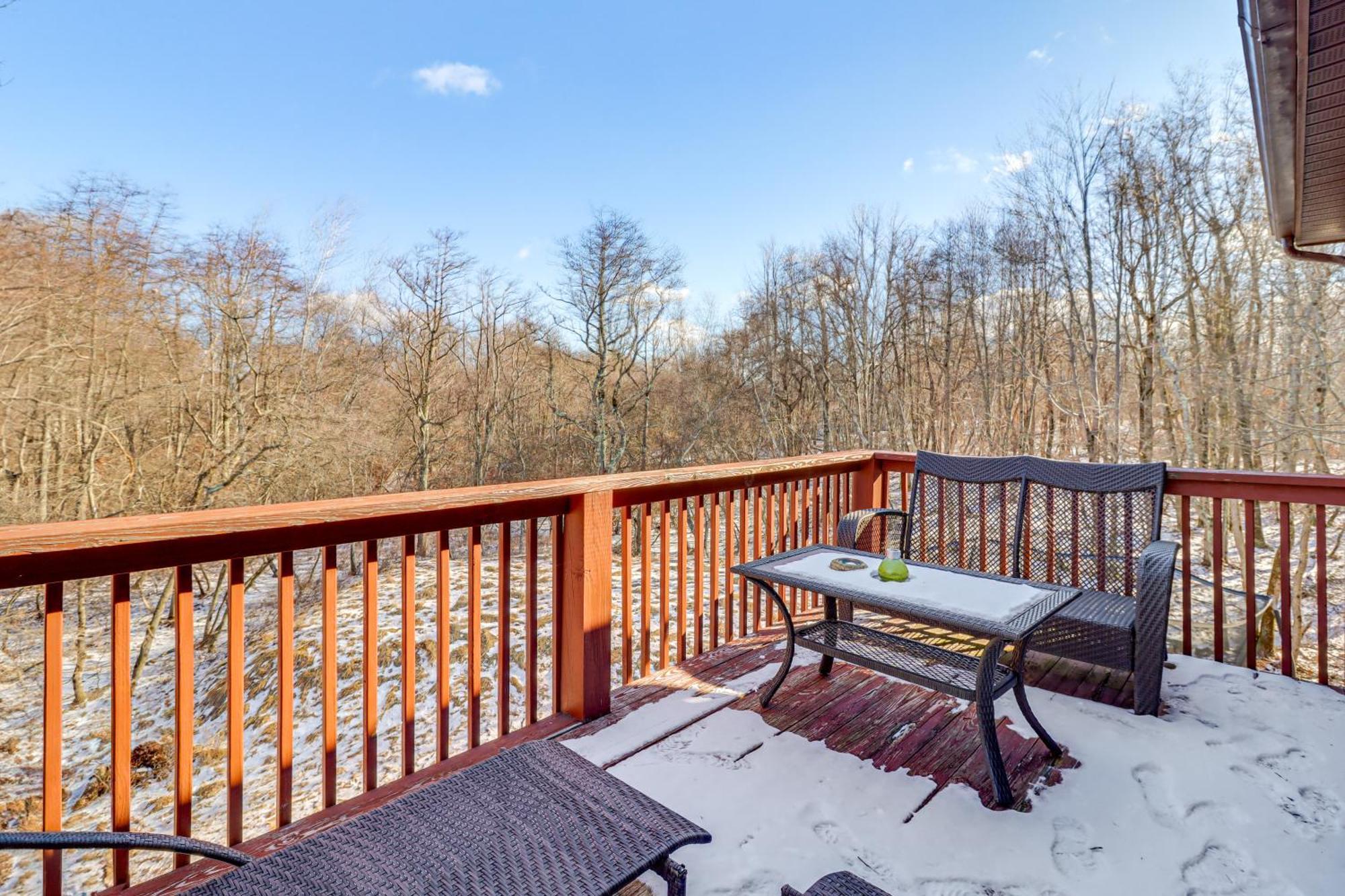Poconos Home With Private Spa And Fire Pit Long Pond Exteriér fotografie